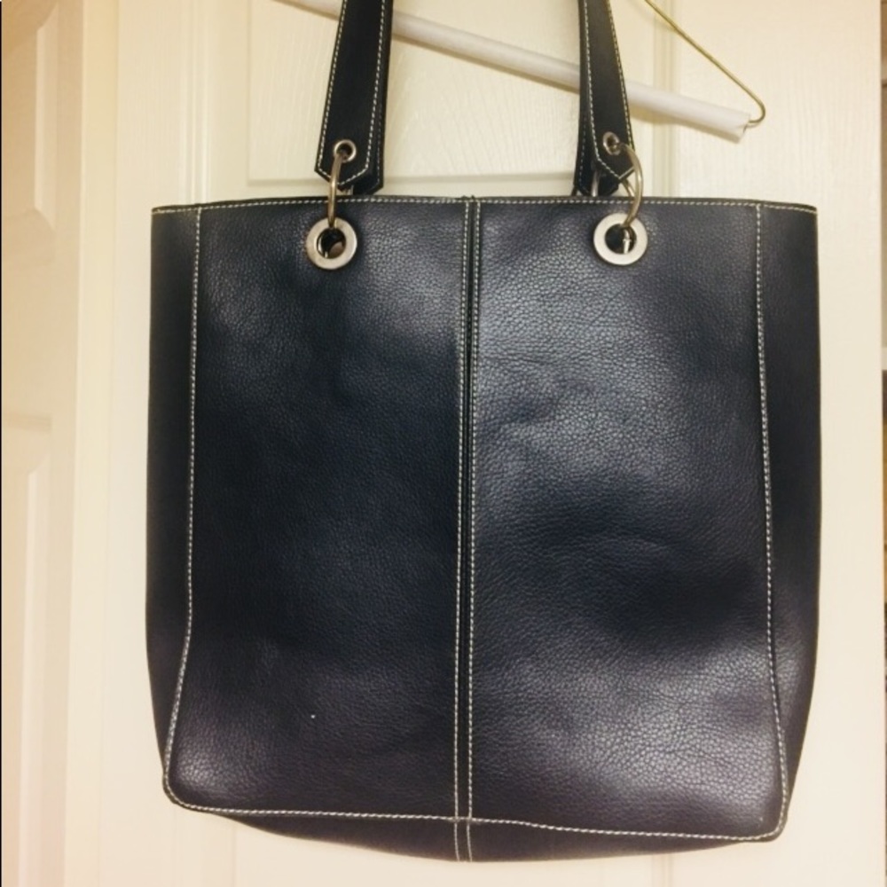 Black tote