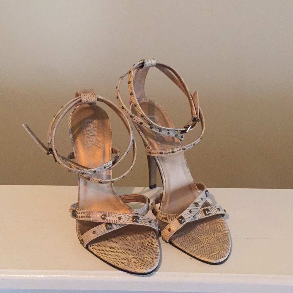 Hot strappy heels!