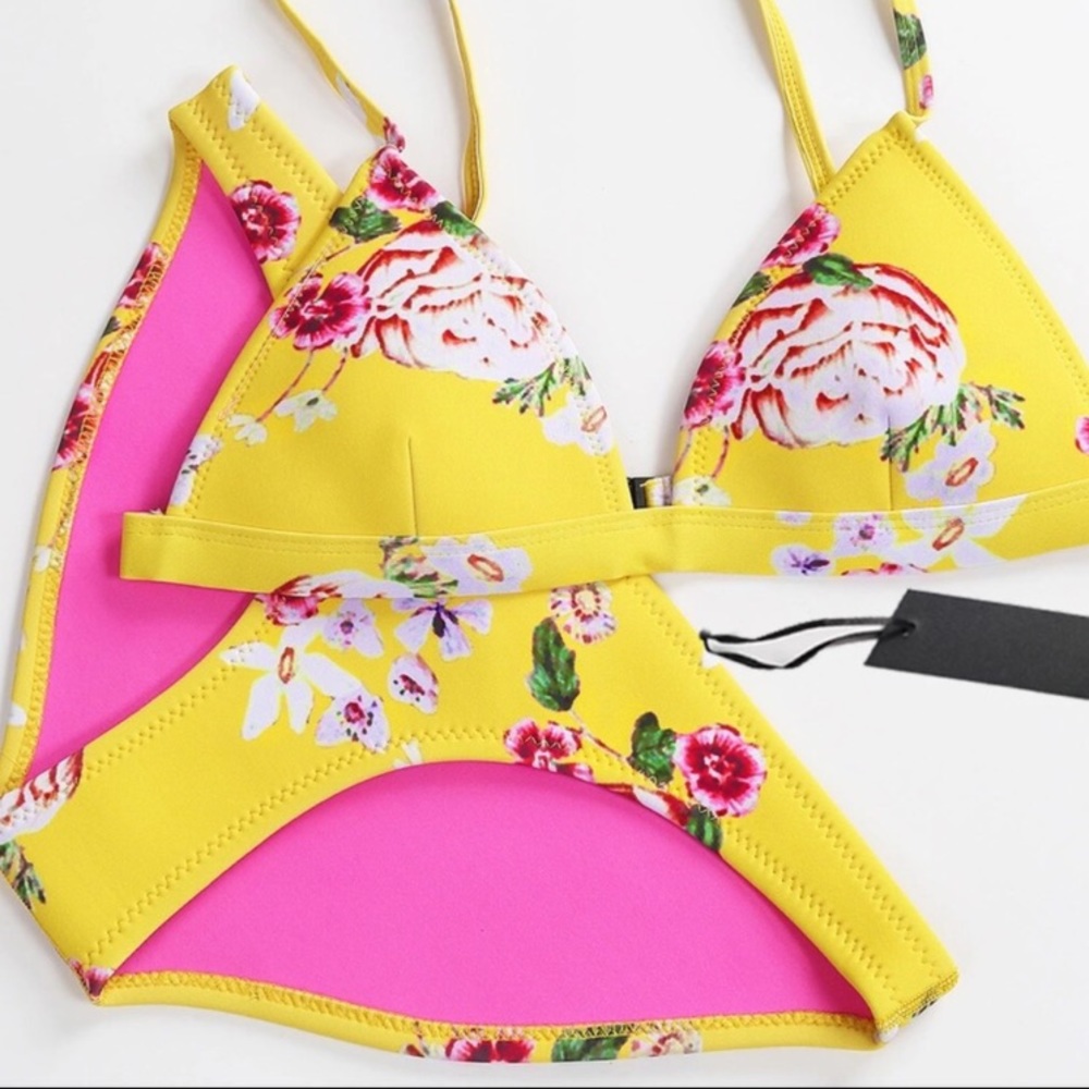 🌺🔥Triangl bikini set in bright yellow