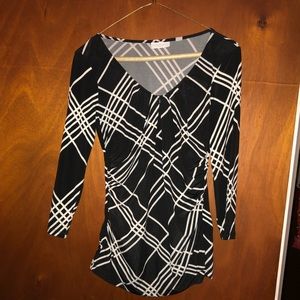 Black and White NEW W/O TAGS 3/4 sleeve top Small