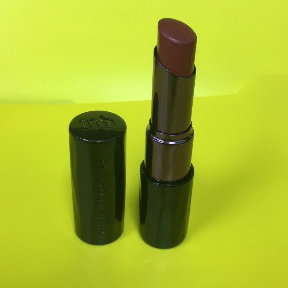 Urban Decay -REVOLUTION LIPSTICK: Matte AFTER DARK