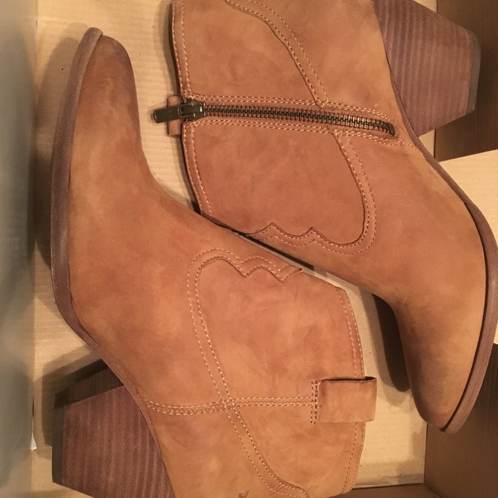 Frye Reina boots, 9.5