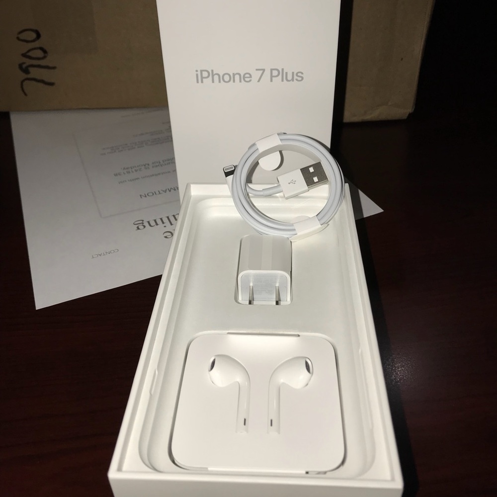 Original IPhone Acessory Kit