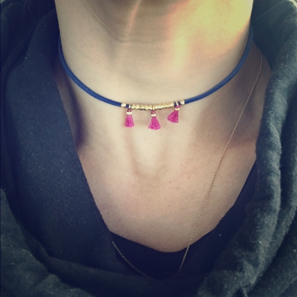 Von maur choker necklace.