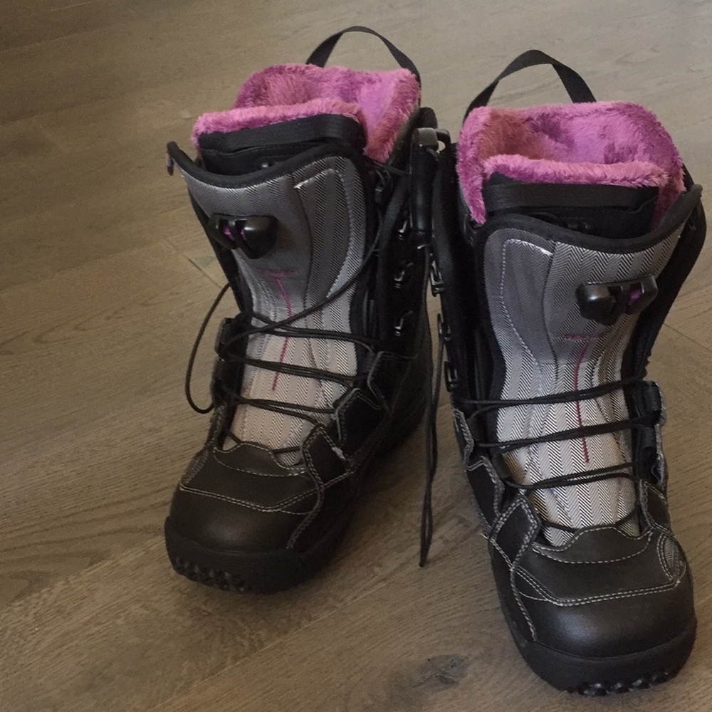 Salomon snowboarding boots