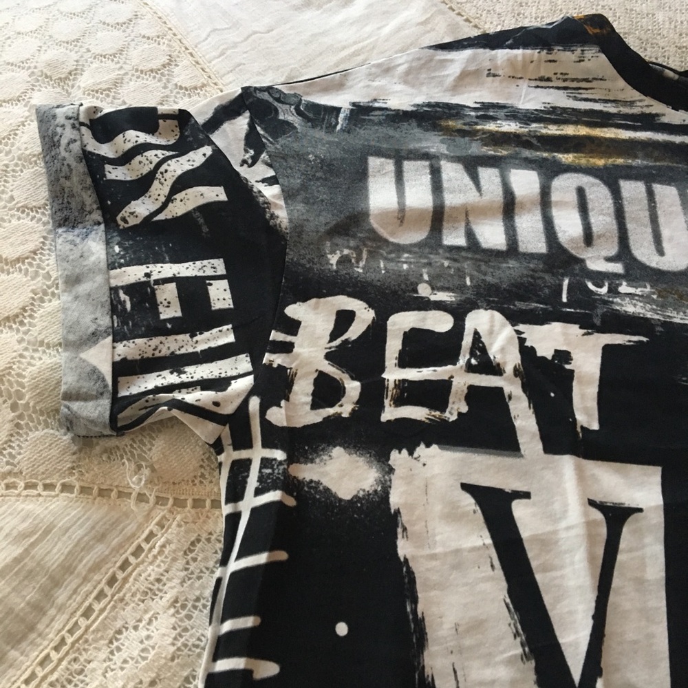 VS x Balmain Graphic Oversized Tee - Picture 5 of 6