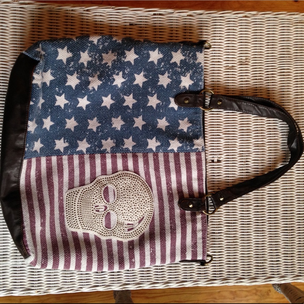 Skull American Flag Shoulder Bag