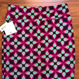 LuLaRoe NWT “Cassie” Pencil Skirt - XL