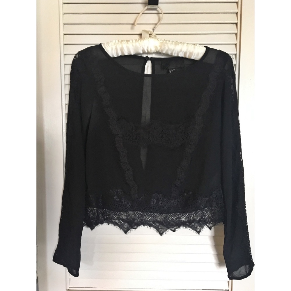 cropped lace long sleeve shirt 🖤