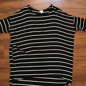 LuLaRoe “Irma” tunic shirt - XL