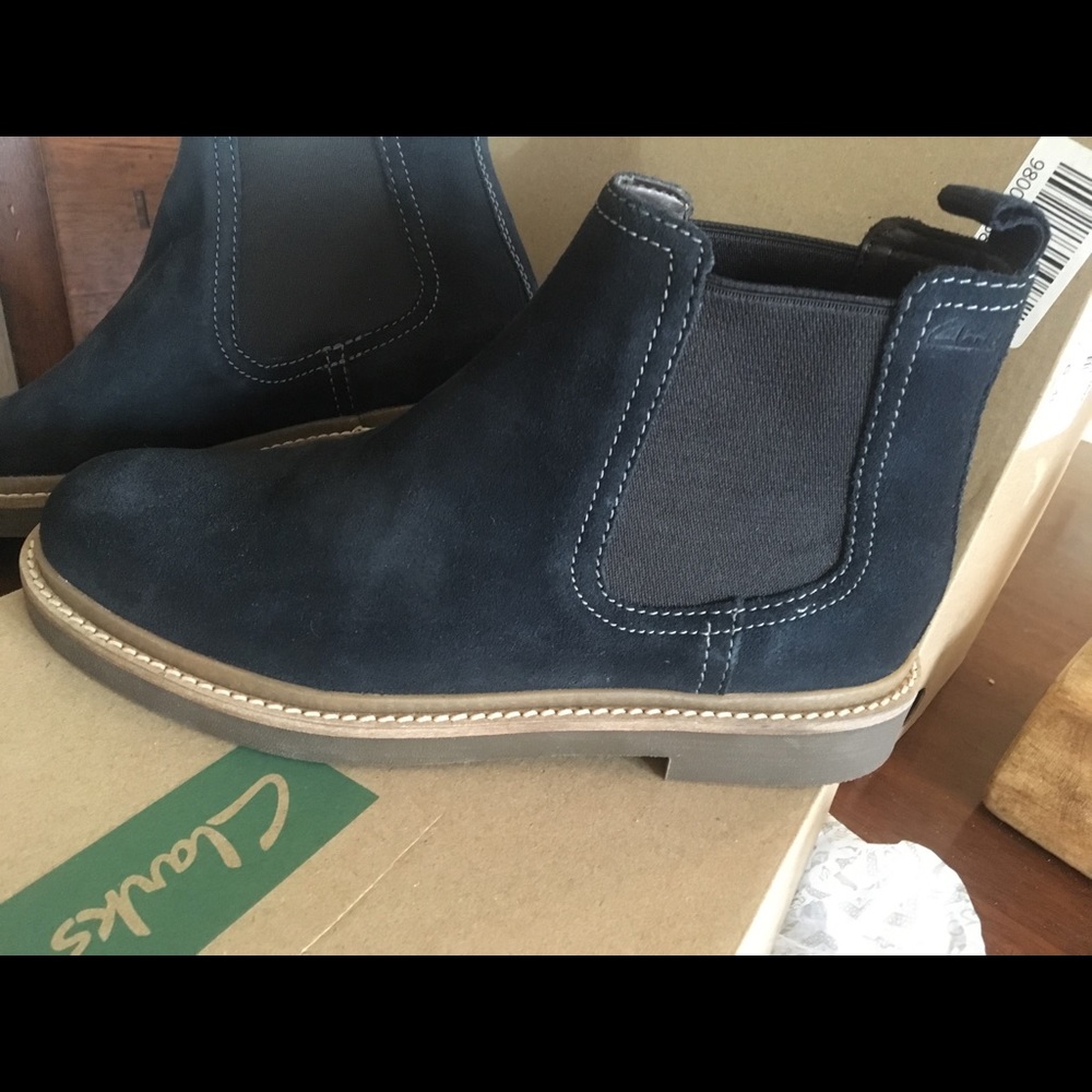 Clark’s men’s suede navy shoes size 8