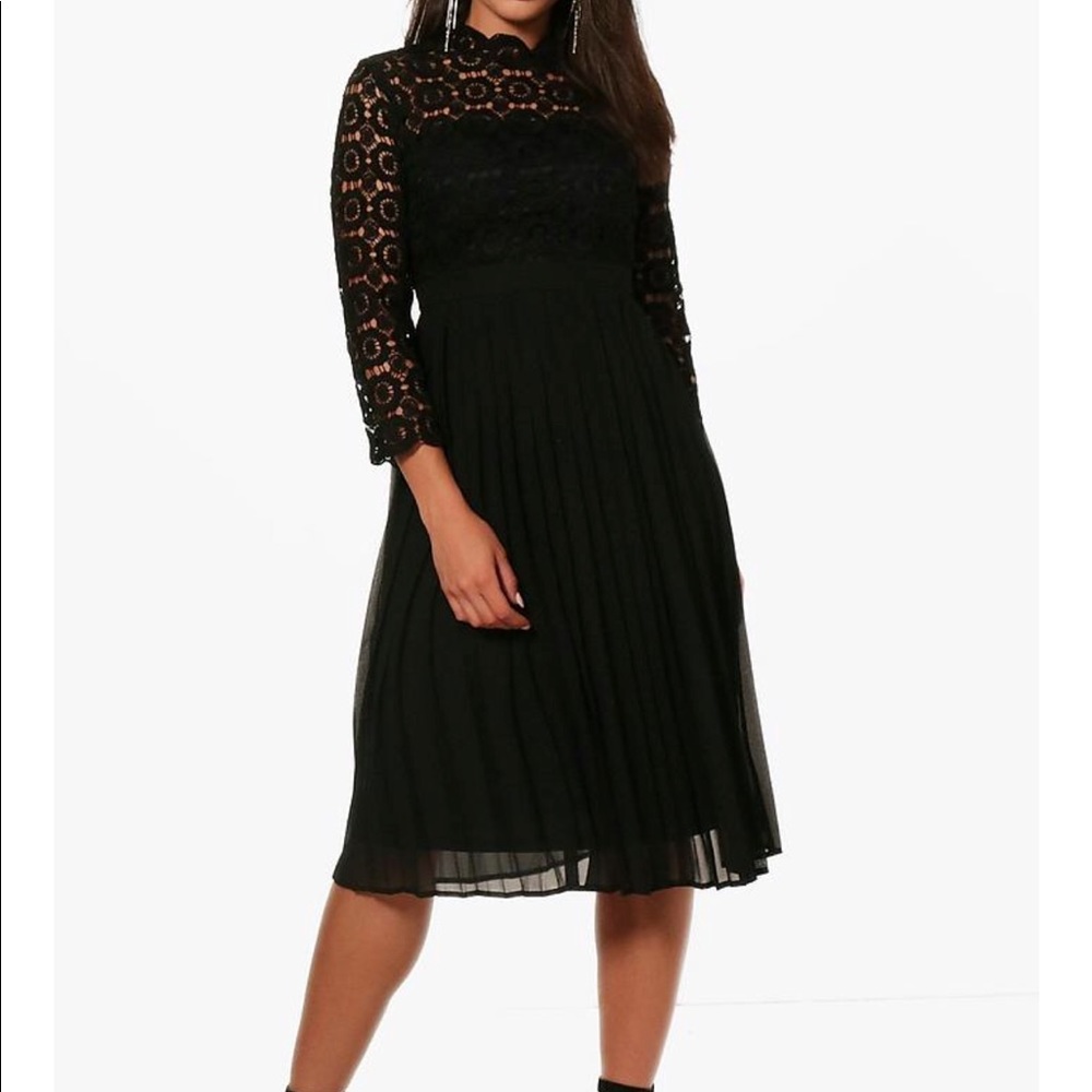 NWT Boohoo black midi dress