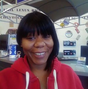 Meet your Posher, Crystal