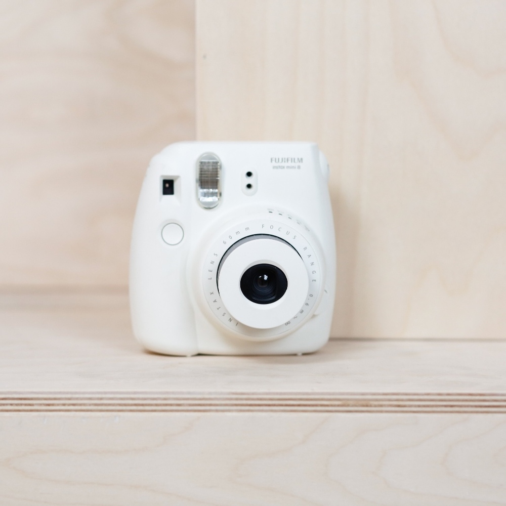FUJI Film instax mini 8  polaroid camera w/FILM!