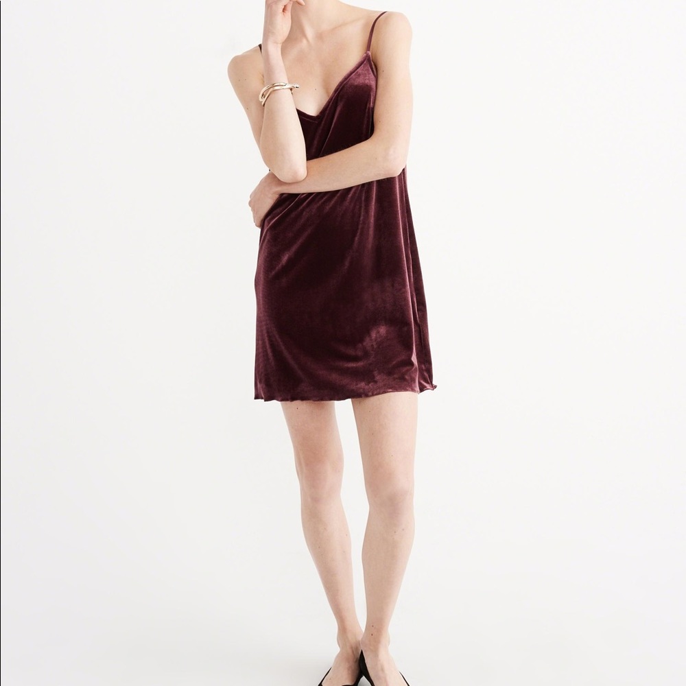 Abercrombie burgundy velvet slip dress size S