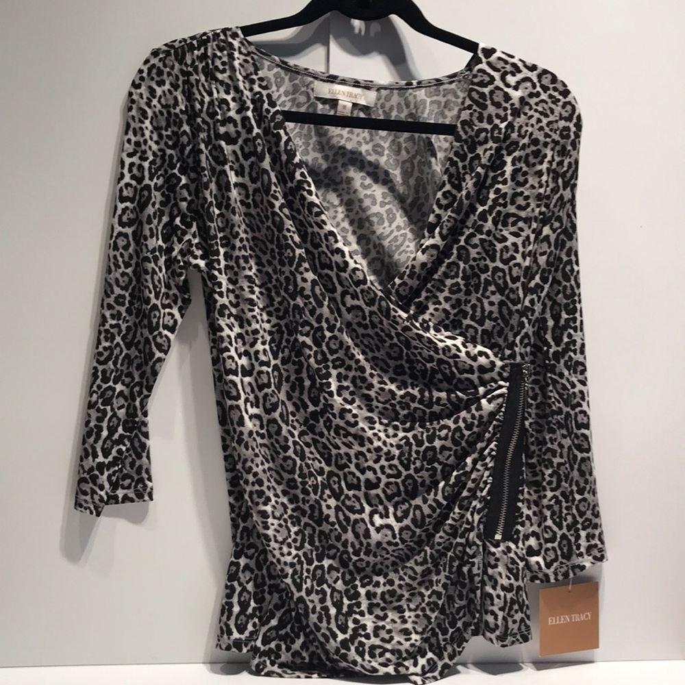 Ellen Tracy Leopard Print blouse 👚.