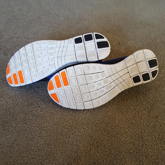 NIKE FREE 4.0 V2 - Picture 4 of 6