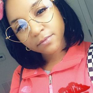 Meet your Posher, Nina