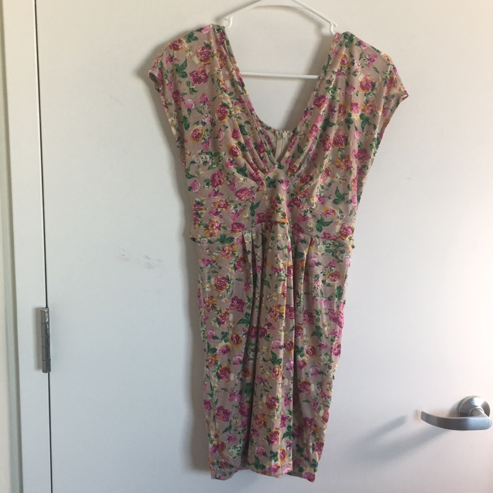 Short flowery dress