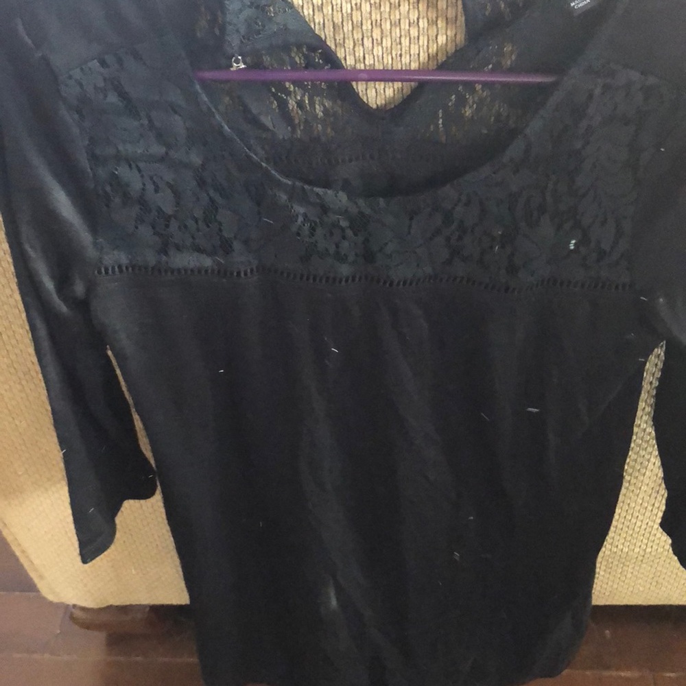 Black 3/4 sleeve shirt