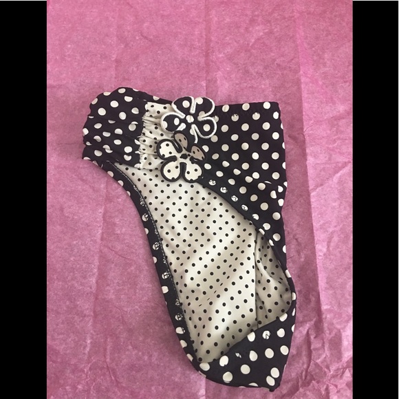 Betsey Johnson swim black& white, w/ 3D flowers - Picture 8 of 8
