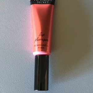 Victoria Secret lip plumping gloss