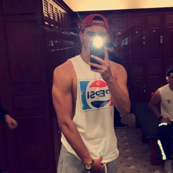 Meet your Posher, Joshua - Picture 1 of 1