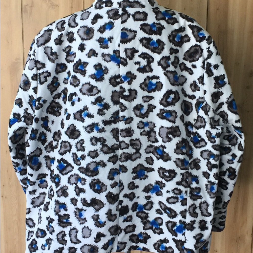 🎉2/$15🎉Erin Animal Print Cotton Jacket/Topper - Picture 4 of 7