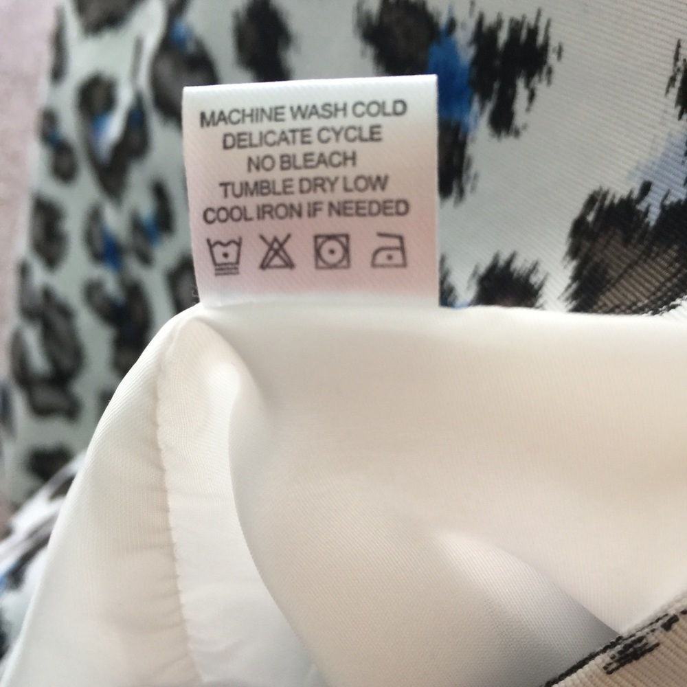 🎉2/$15🎉Erin Animal Print Cotton Jacket/Topper - Picture 7 of 7