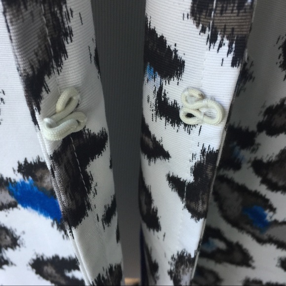 🎉2/$15🎉Erin Animal Print Cotton Jacket/Topper - Picture 2 of 7