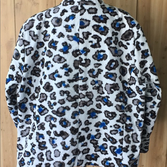 🎉2/$15🎉Erin Animal Print Cotton Jacket/Topper - Picture 4 of 7
