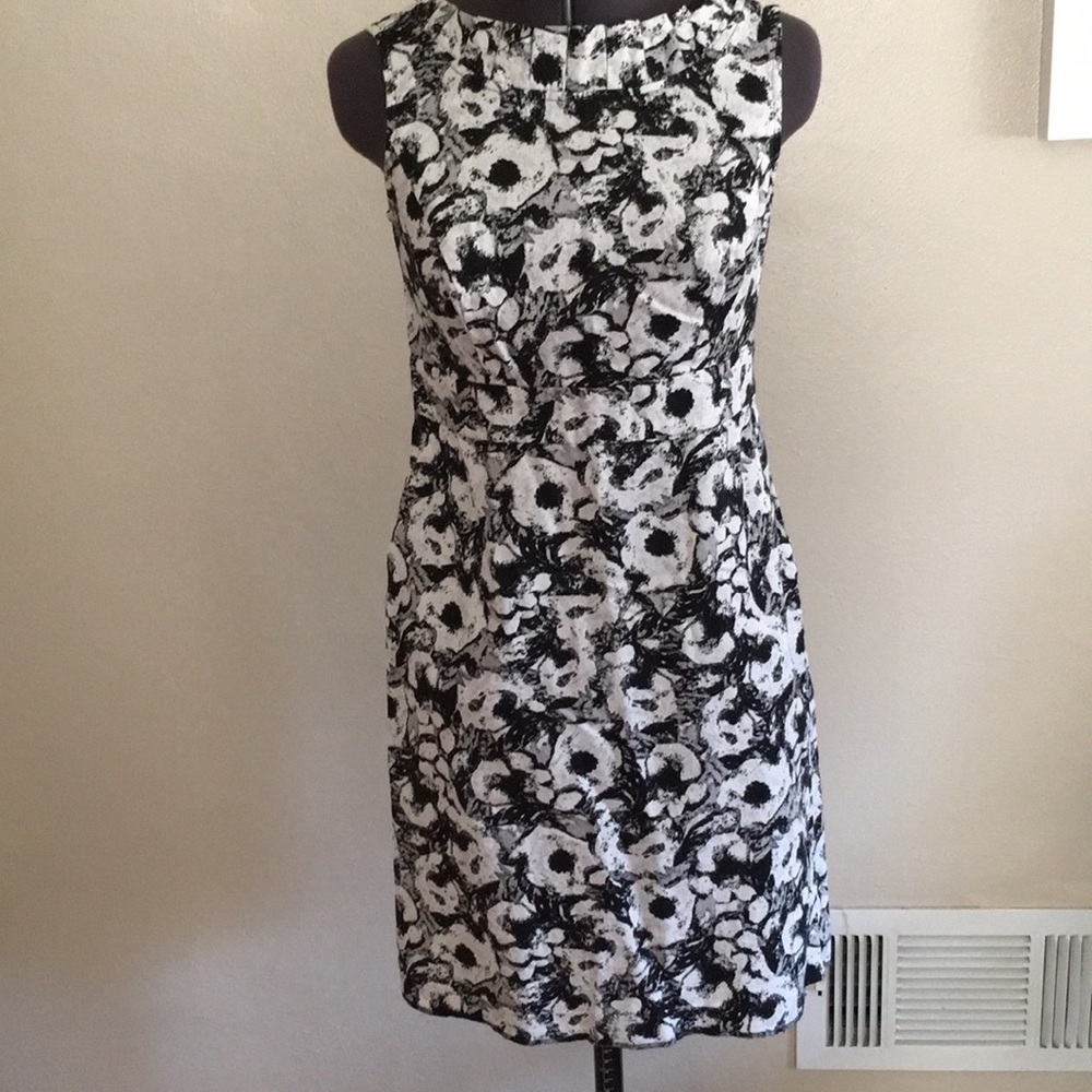 LOFT Petites Sleeveless Dress