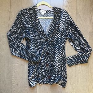 ✨Chaus, V-Neck Cool Print Cardigan!