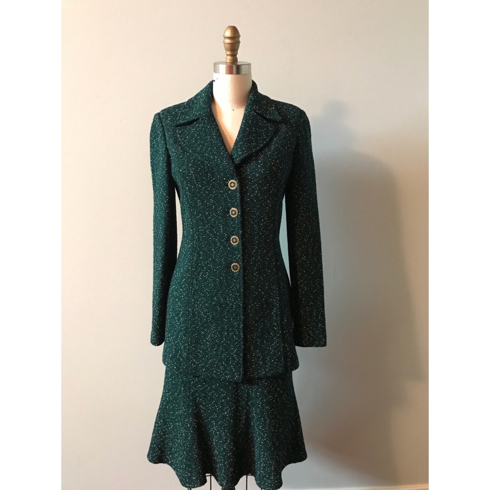 St. John Knit 2 Piece Skirt Suit