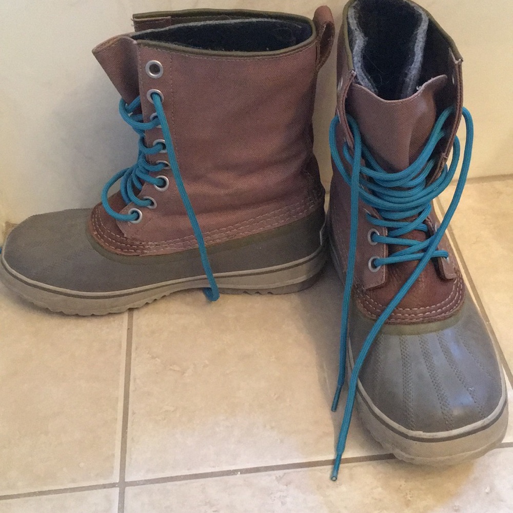 Sore winter boots, size 9