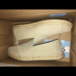 Womens toms limited edition 9