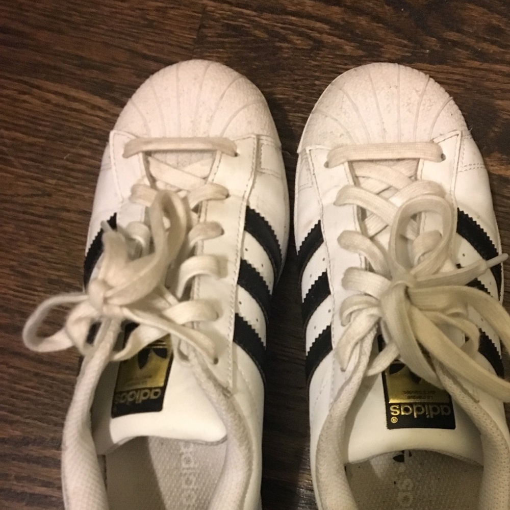 Adidas superstar shoes In white size 7