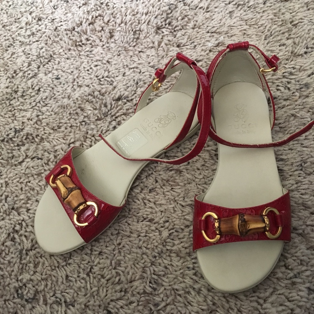 Gucci girls red leather sandal