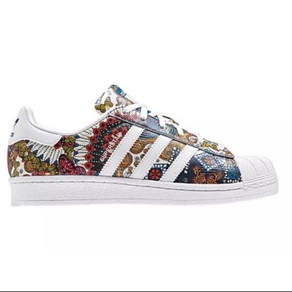 adidas superstar farm print