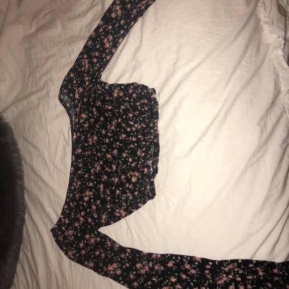 Off the shoulder long sleeve crop top!! - Picture 1 of 1