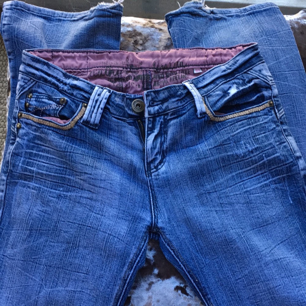 Denim ID sz 33. (Like a junior 7).