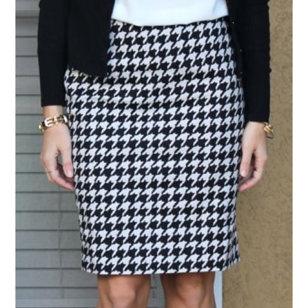 White House Black Market houndstooth pencil skirt