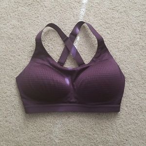 Victoria sport sports bra