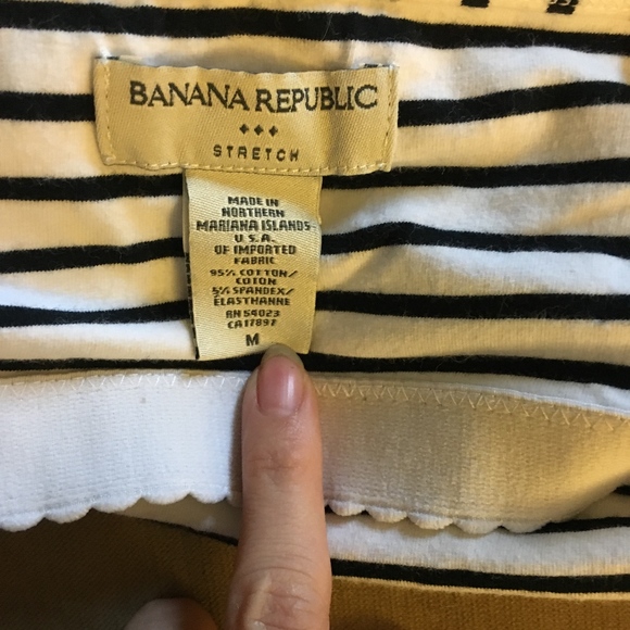 Banana Republic Essential Shelf Tank - Picture 3 of 3