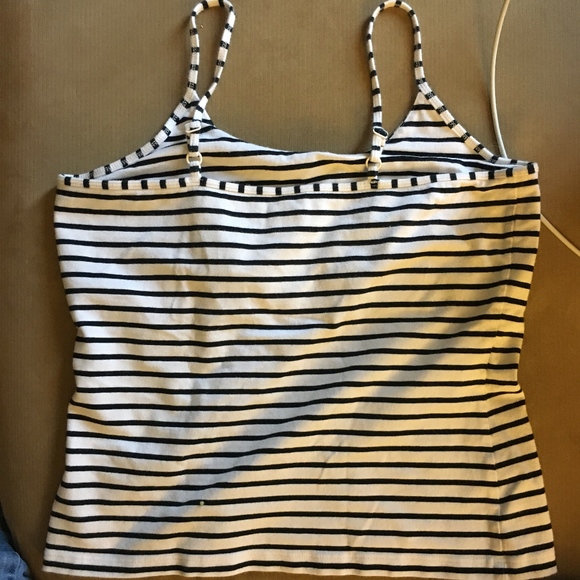 Banana Republic Essential Shelf Tank - Picture 2 of 3