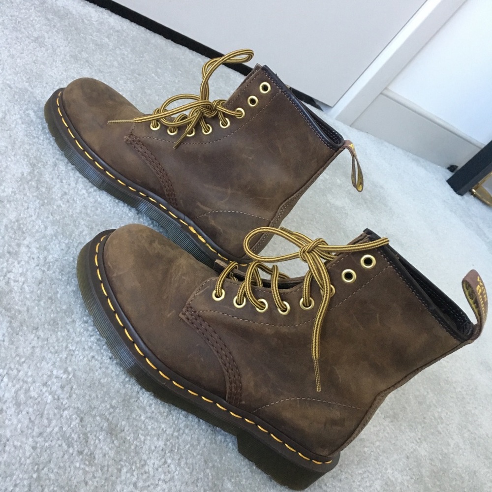 BROWN DOC MARTENS
