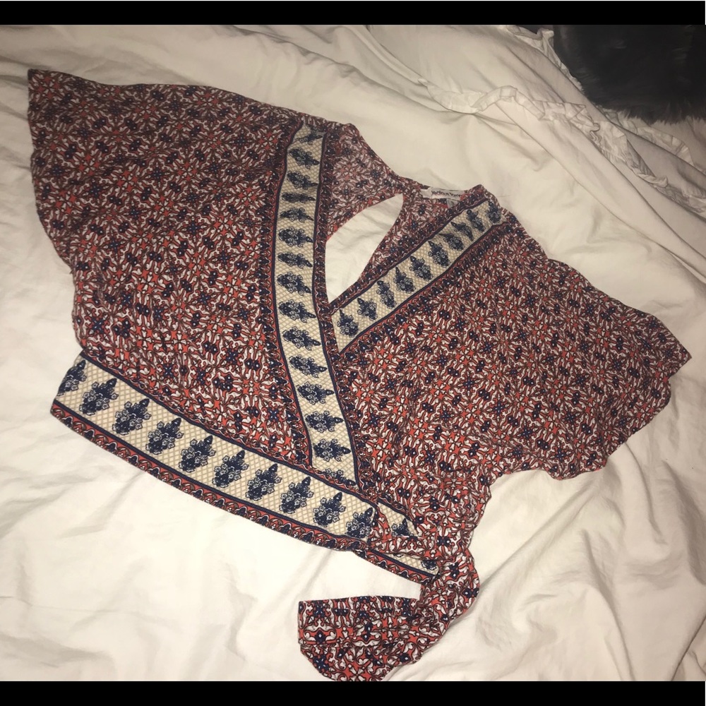 Cross body crop top