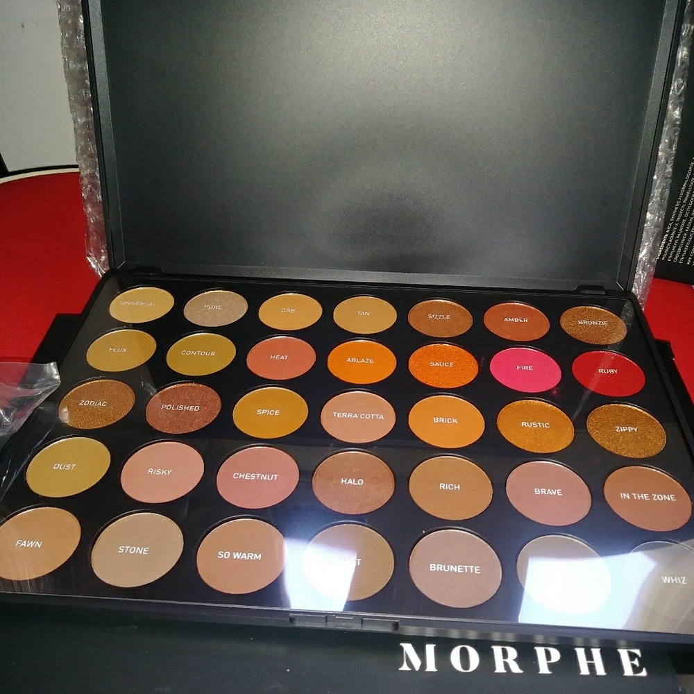 35o2 morphe eyeshadow palette 💯% authentic