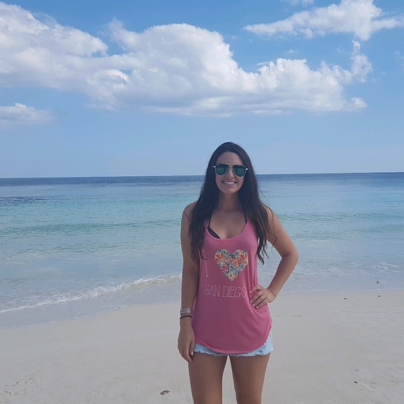 Meet your Posher, Andrea - Picture 1 of 1