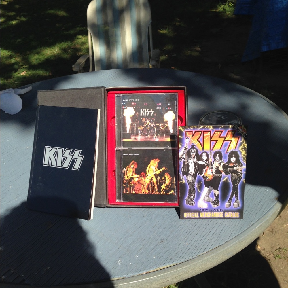 Music "kiss" brand new none opened CDs